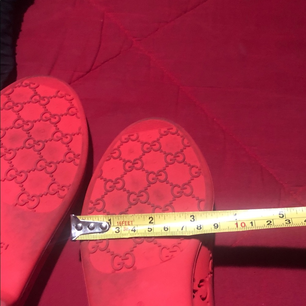 Gucci Scarlet Cutout Loafers - Picture 4 of 5